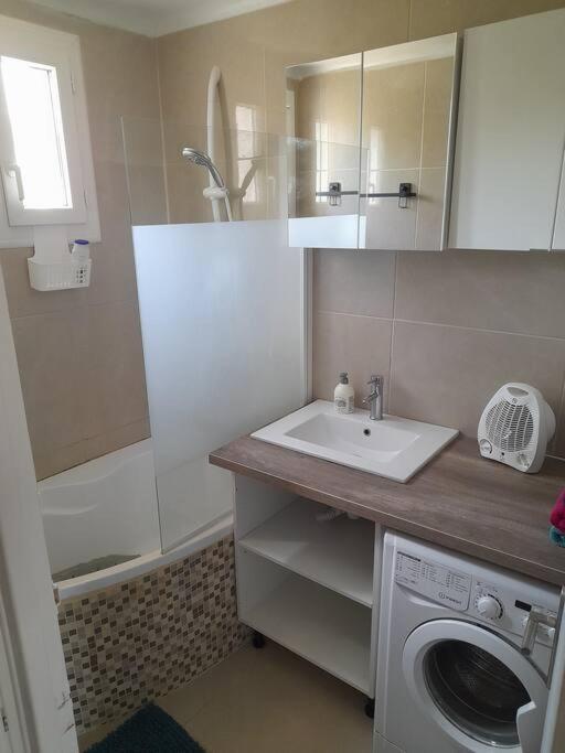 Appartement Aux Alyscamps 2, Climatisation, Wifi, Parking آرْلْ المظهر الخارجي الصورة